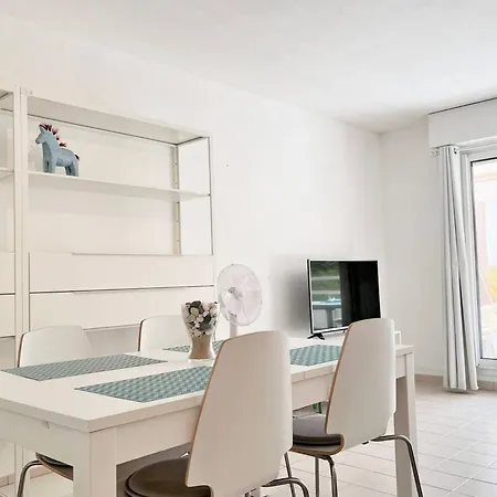 شقة En Bord De Avec Terrasse, 3 Pieces, 4 Couchages, Parking Prive Au Lavandou - Fr-1-251-555