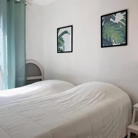 En Bord De Avec Terrasse, 3 Pieces, 4 Couchages, Parking Prive Au Lavandou - Fr-1-251-555 Lejlighed *