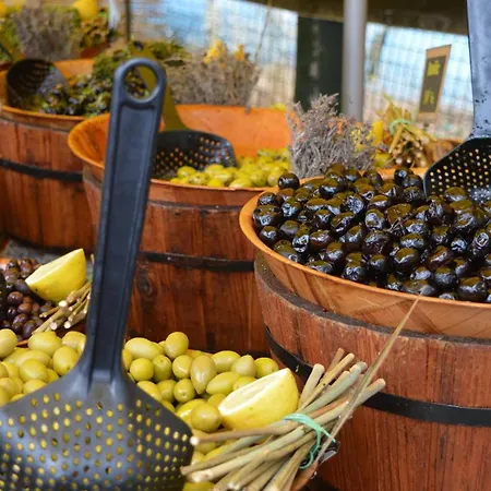 公寓 En Bord De Avec Terrasse, 3 Pieces, 4 Couchages, Parking Prive Au Lavandou - Fr-1-251-555