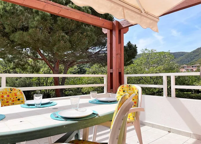 En Bord De Avec Terrasse, 3 Pieces, 4 Couchages, Parking Prive Au Lavandou - Fr-1-251-555 Apartman